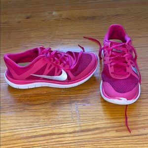 Women’s Nike Free Run Sneakers